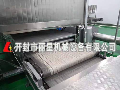 現(xiàn)代化粉條加工廠用粉絲機(jī)設(shè)備有什么特點(diǎn)？